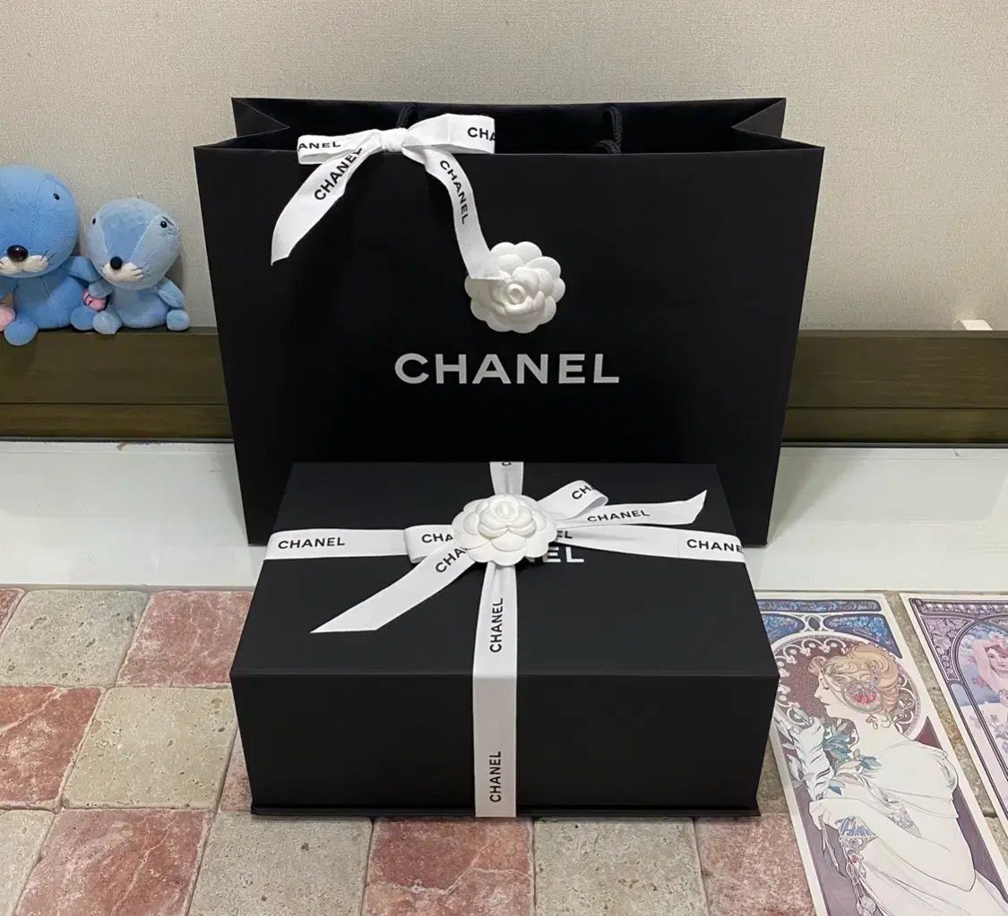 CHANEL マグネットボックス (31x20.5x11) + バインダー リフィル + リボン + カメリア + お買い物バッグ