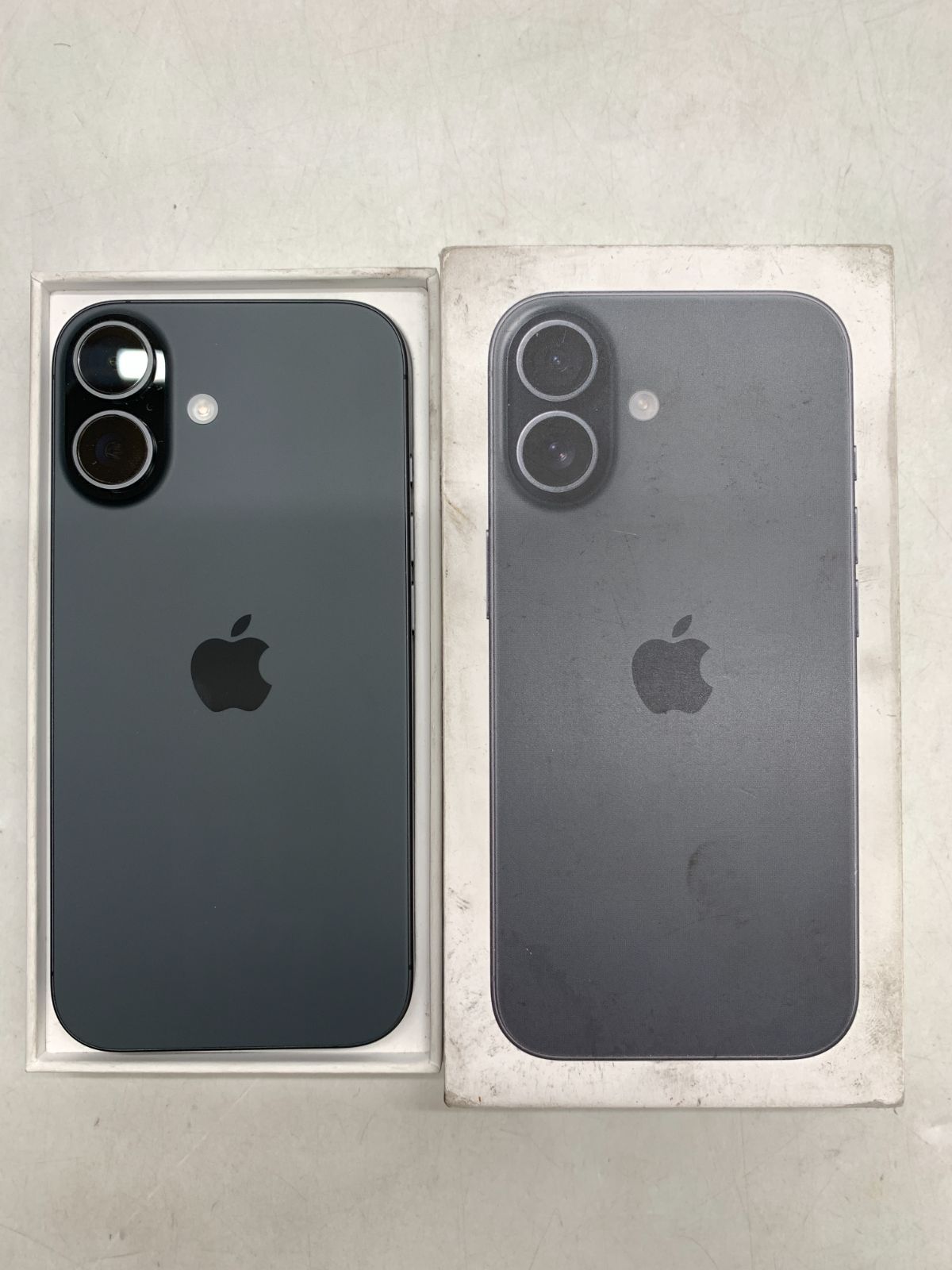 中古 iPhone 17 256GB MG674J/A ブラック ソフトバンク