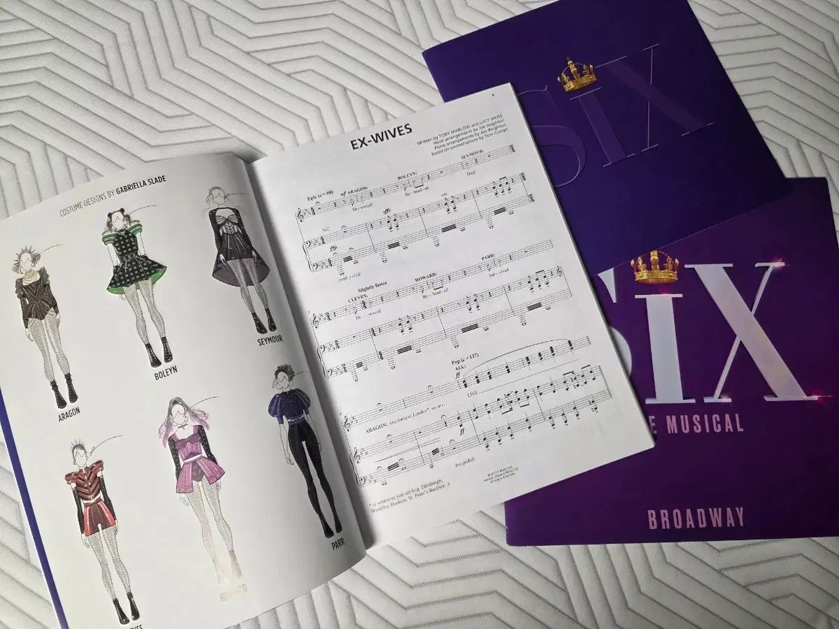 ミュージカル SIX 楽譜集 プログラムブック ブウェ ハン six the musical 9,365円