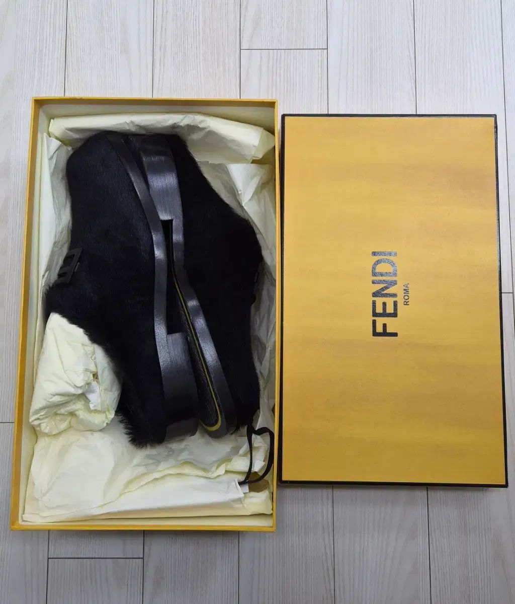 FENDI ミュール
