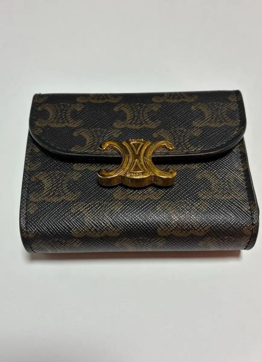 セリーヌ トリオンフ スモール フラップ 財布