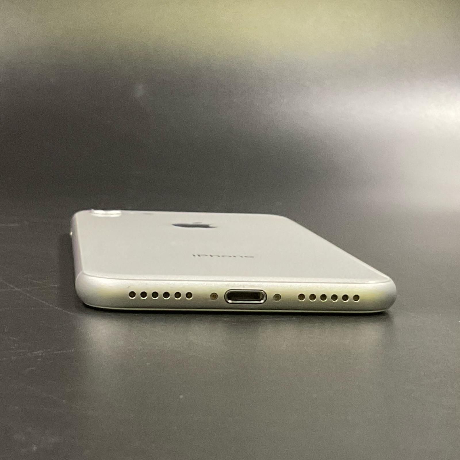 iPhone 8 64GB シルバー docomo 美品 - メルカリ