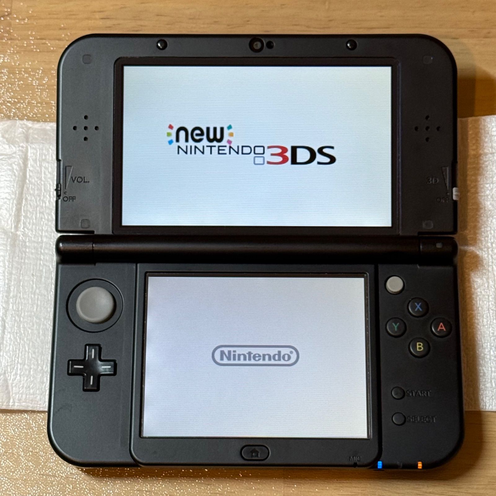 6-075 Newニンテンドー3DS LL ソルガレオ・ルナアーラ【ブラック