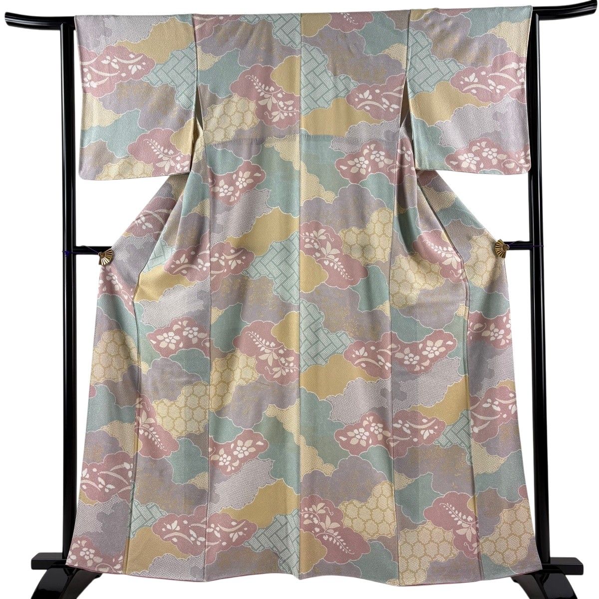 【美品】 小紋 身丈162cm 裄丈63.5cm S 袷 雲文 草花 金彩 染め分け 薄紫 正絹 名品 【中古】