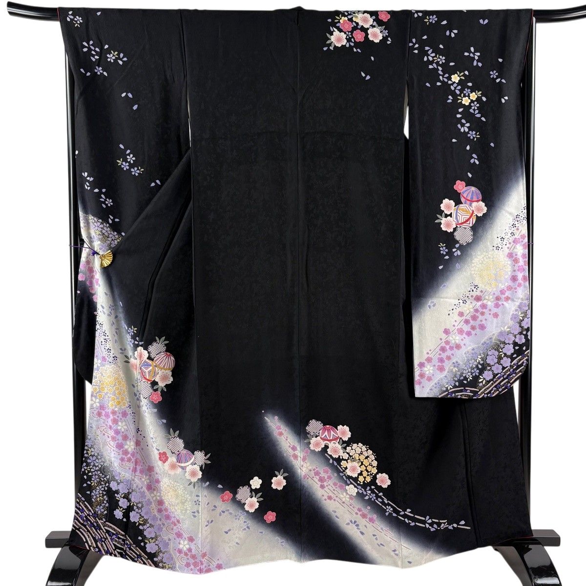 【美品】 振袖 身丈162cm 裄丈67cm M 袷 手鞠 桜 箔 金彩 黒 正絹 名品 【中古】
