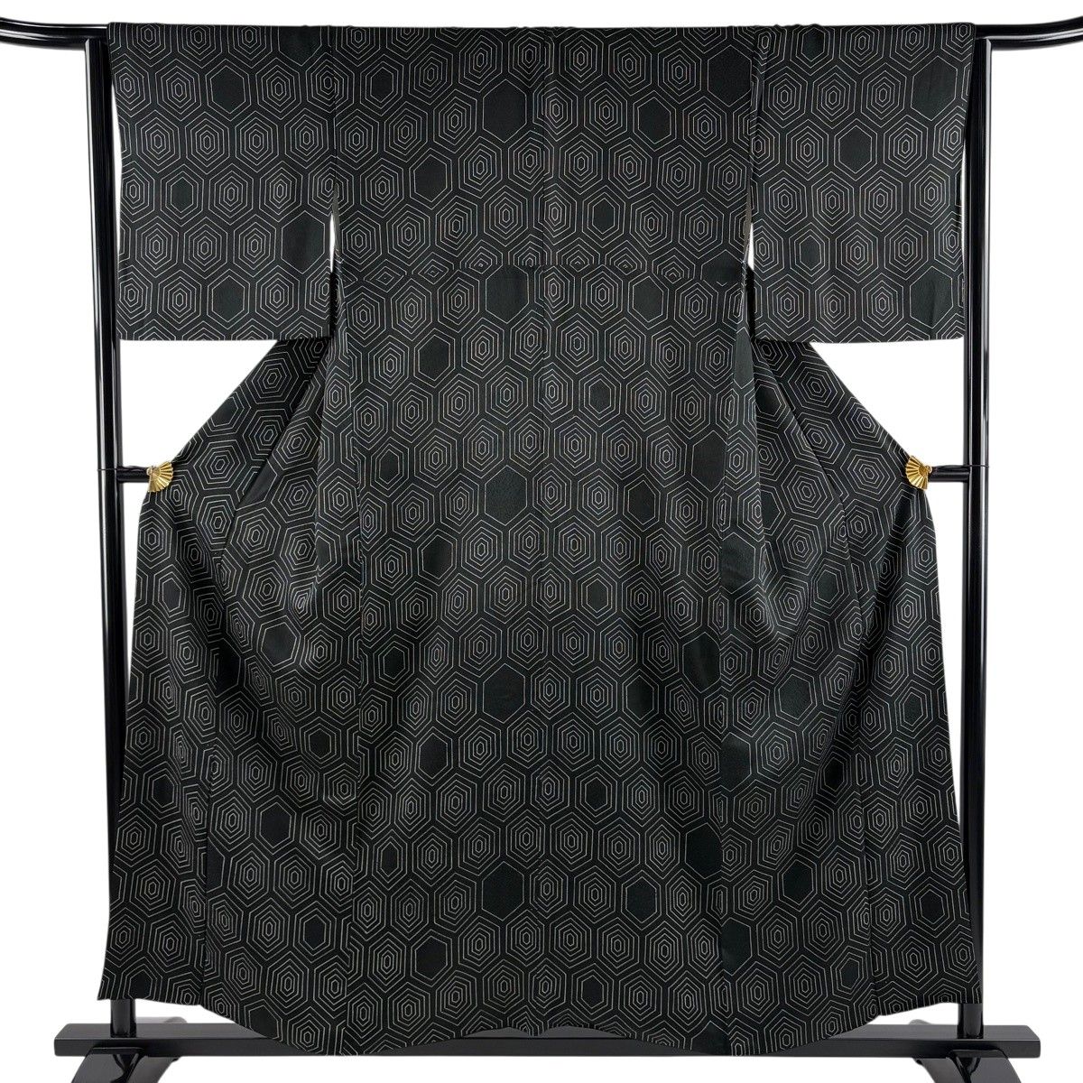 【美品】 小紋 身丈156cm 裄丈63cm S 袷 亀甲 地紋 黒 正絹 秀品 【中古】
