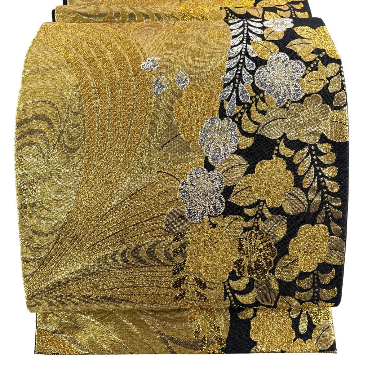 【美品】 袋帯 秀品 振袖向き 草花 箔 金色 六通 正絹 【中古】
