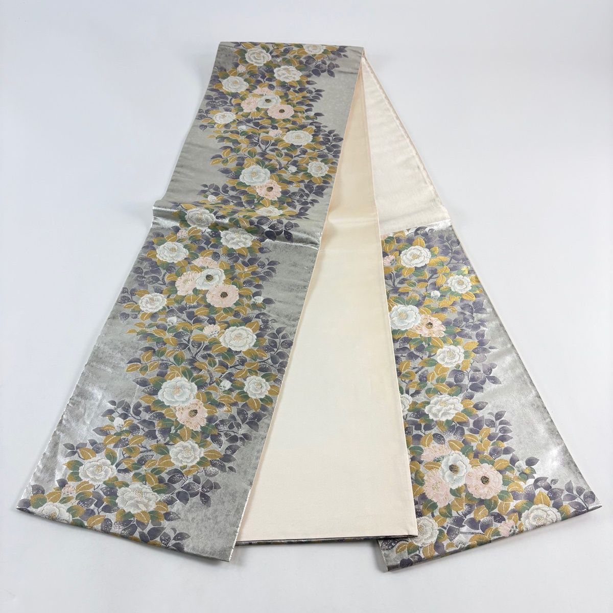 袋帯 秀品 枝花 椿 金糸 箔 銀色 六通 正絹 【中古】 - メルカリ