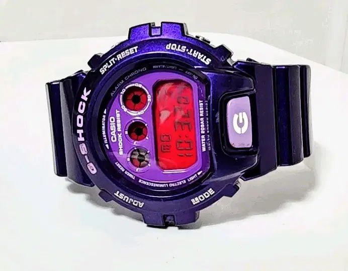 G-SHOCK ジーショック 紫色 時計 (在庫処分)