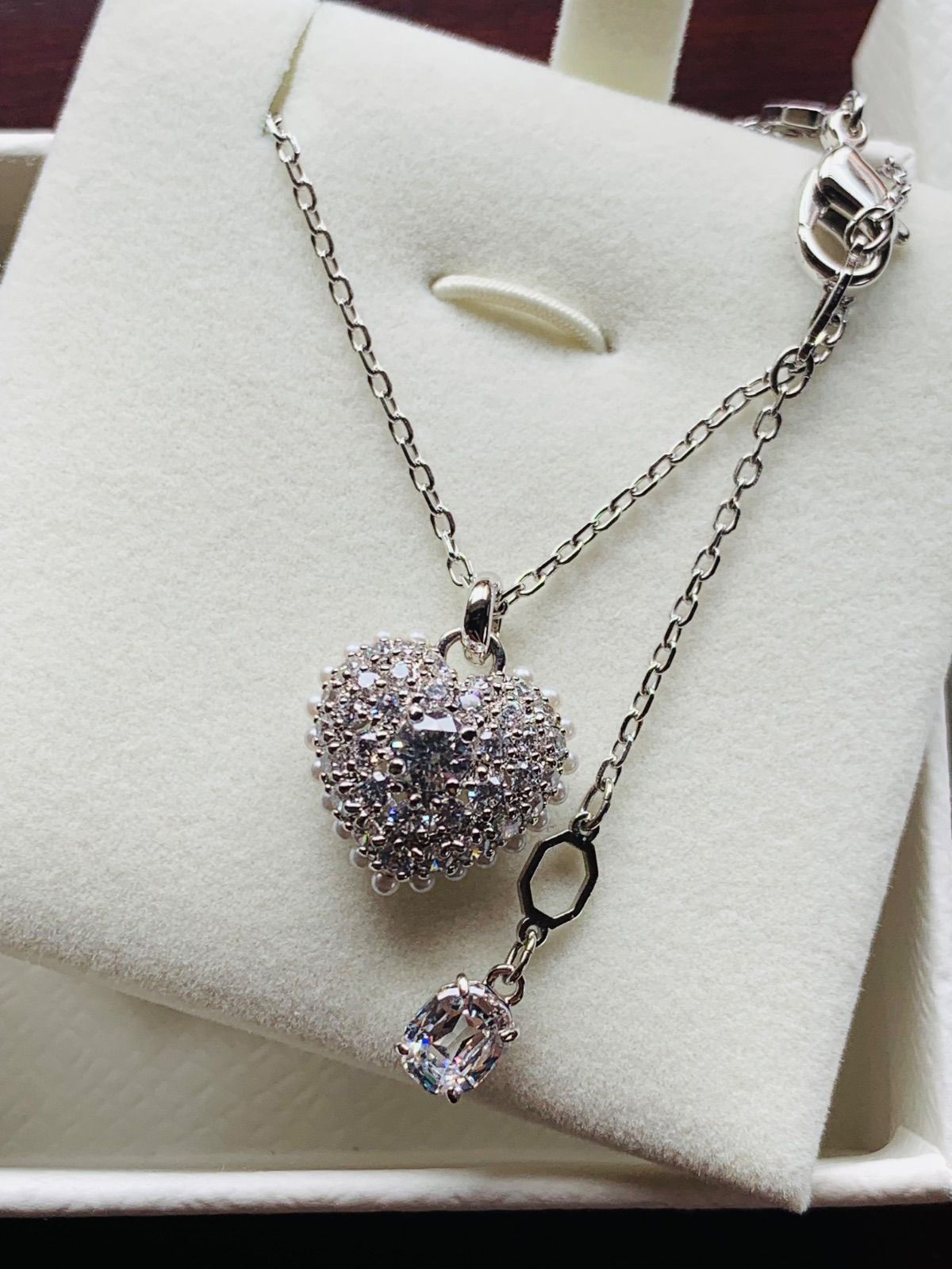新品　スワロフスキーSWAROVSKI　Idyllia ペンダント　ハート