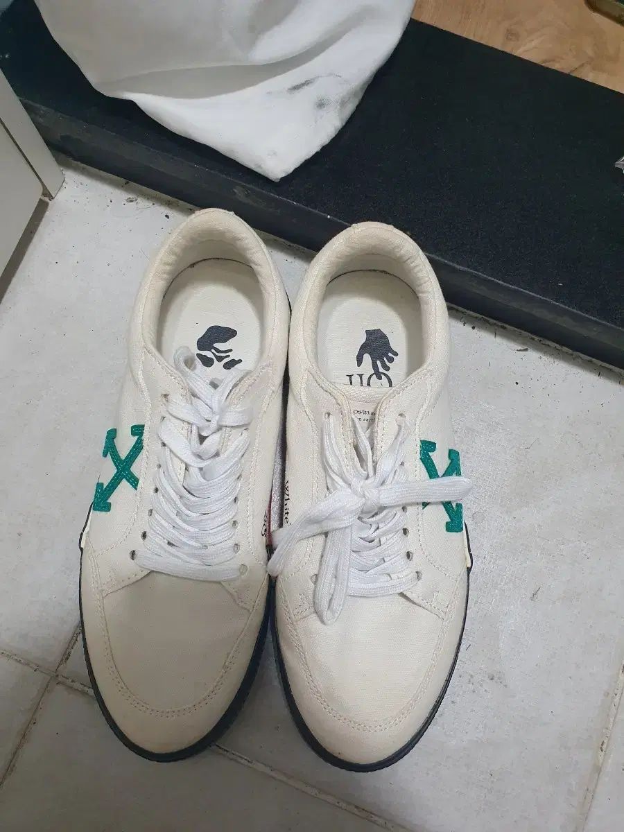 Off-white スニーカー