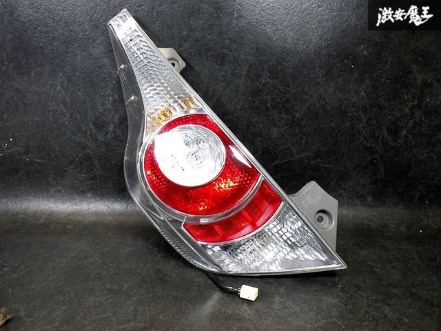 【破損無し！ 即発送！】点灯OK！ トヨタ 純正 NHP10 アクア 前期 LED テールライト テールランプ 左 助手席 STANLEY 52-252