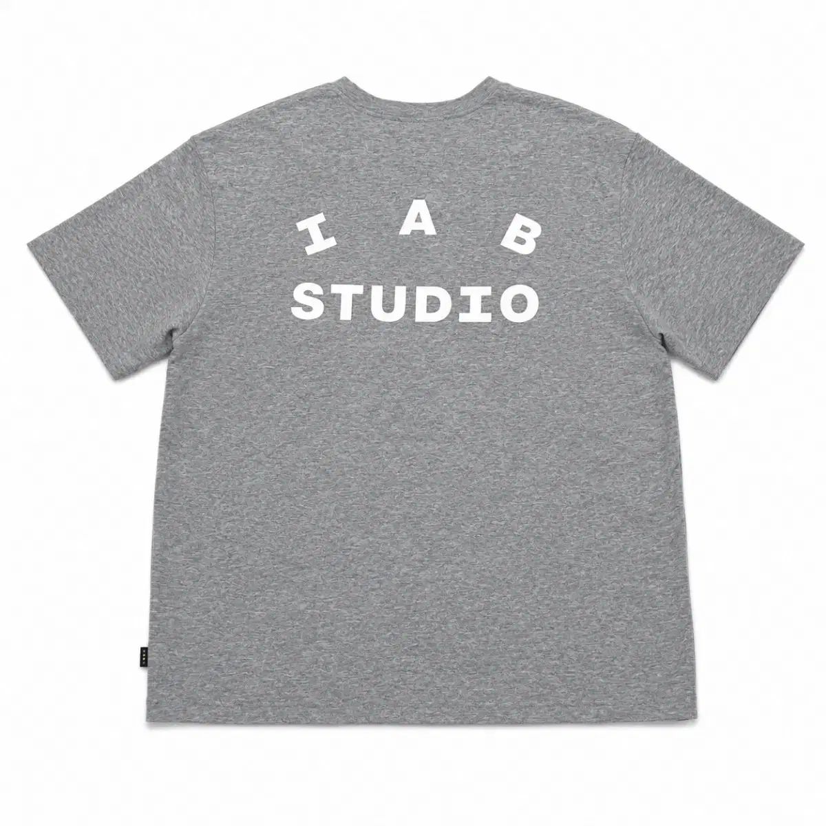 XL IAB Studio アイエプスタジオ 半袖Tシャツ グレー