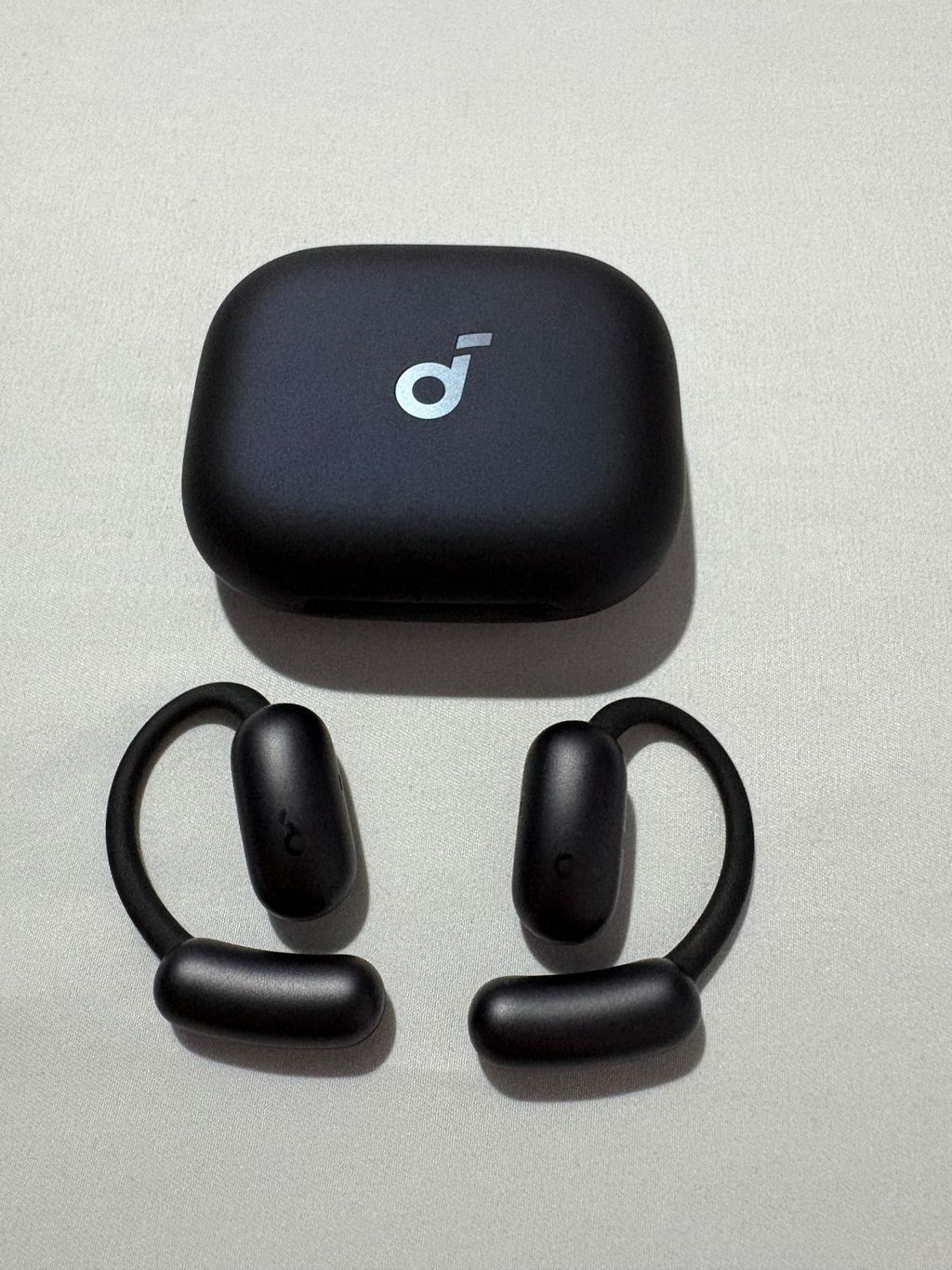 □ アンカー Anker ワイヤレスイヤホン Soundcore AeroFit 2