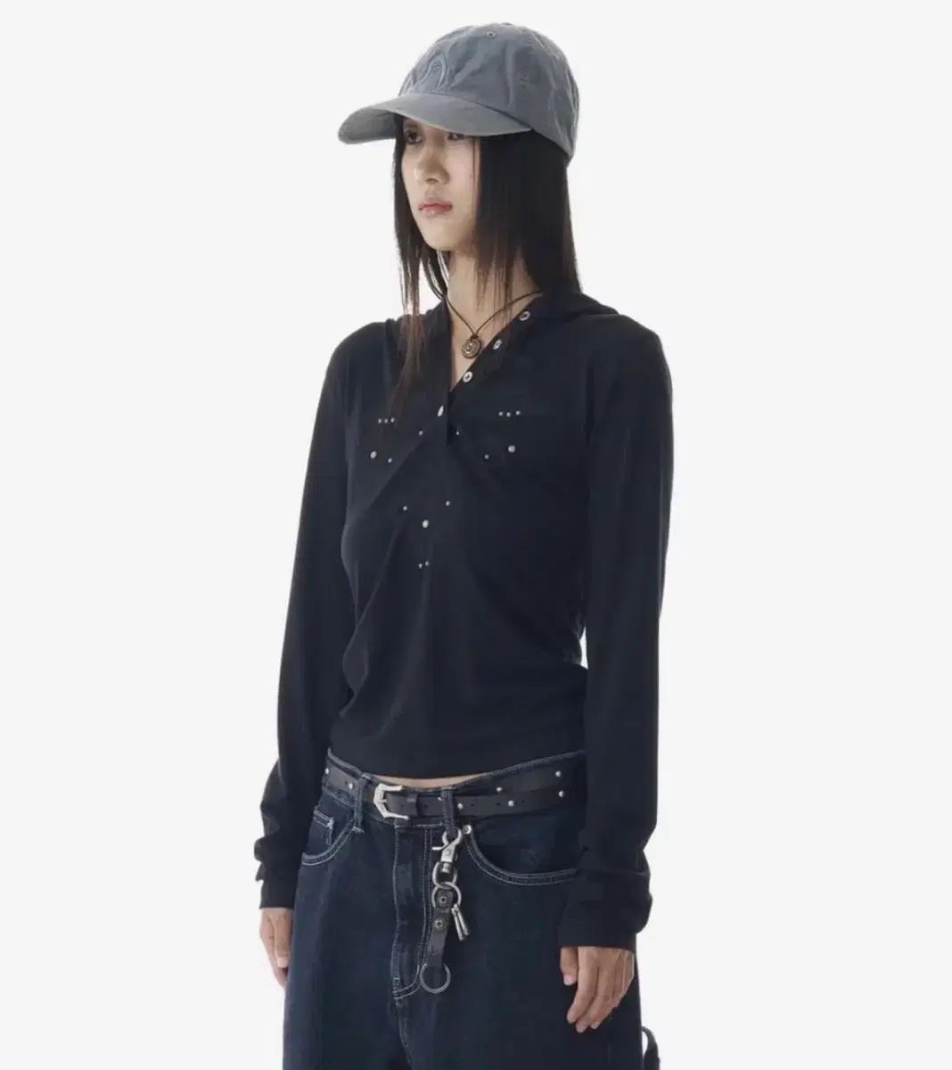 アカム Studded Leaf Hooded Long Sleeve