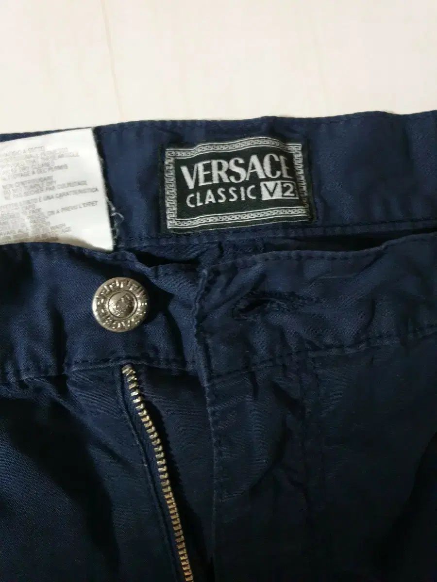 ヴェルサーチェ Classic V2 ネイビー パンツ 38サイズ