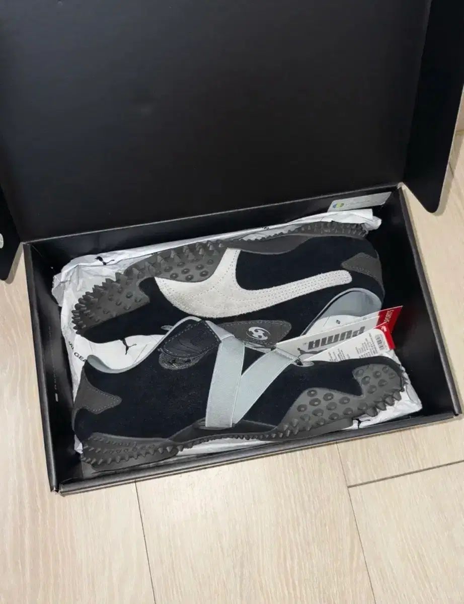 プーマ x サンサンギアー コラボ モストロ フラット DARK GREY シューズ 250