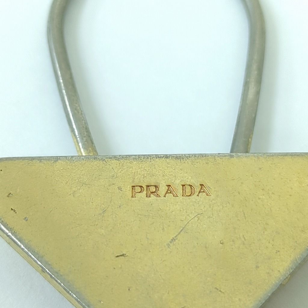 PRADA プラダ 三角プレート キーホルダー ゴールドカラー イタリア製