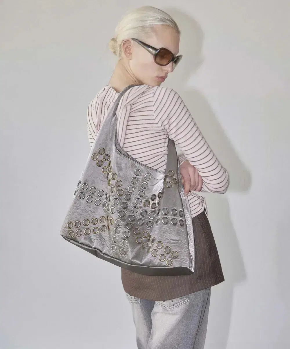 SCULPTOR スタッズ メタリック HOBO BAG