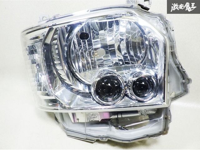ハイエース 200系 LED 右ヘッドライト 4型 81145-26A31 4型〜 5型 純正