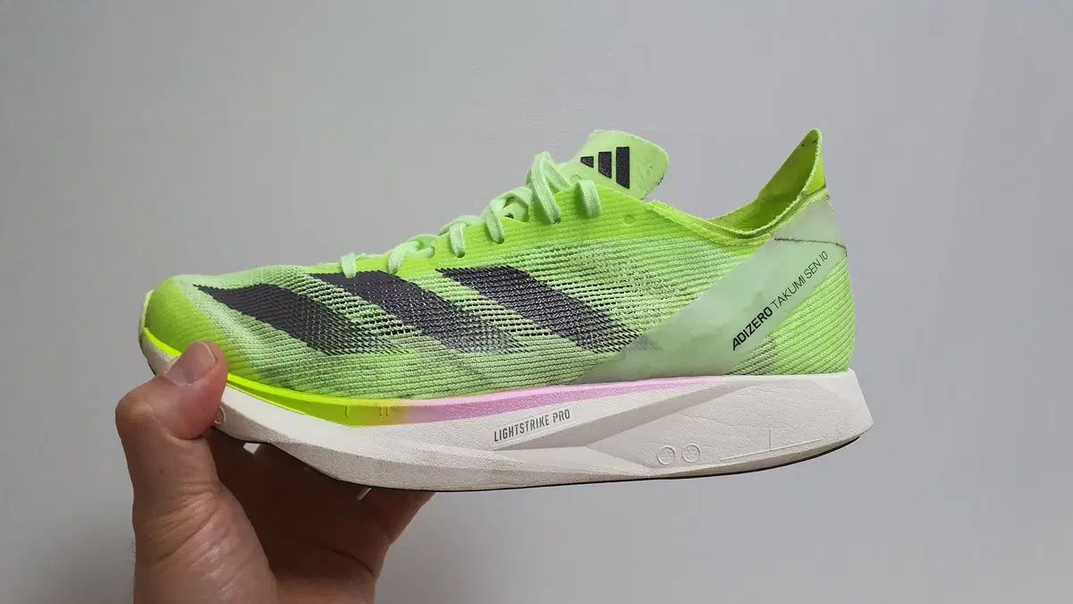 アディダス アディゼロ タクミセン 10 ランニングシューズ 250mm