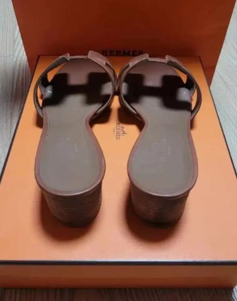 Hermes オアジス サンダル ブラウン 38サイズ (正規品)