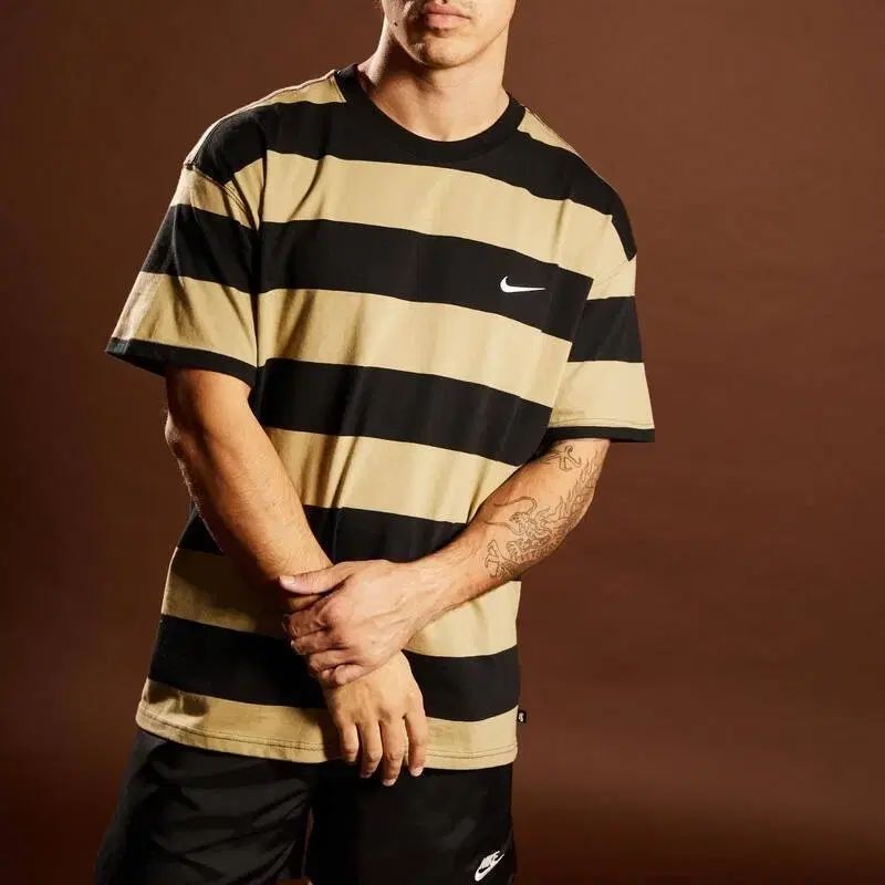 新品XXL NIKE SB ストライプス ソロ スウッシュ 半袖Tシャツ ルーズフィット