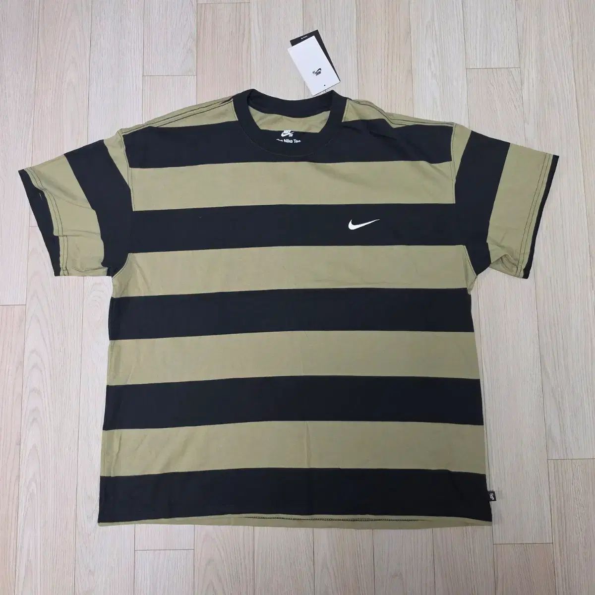 新品XXL NIKE SB ストライプス ソロ スウッシュ 半袖Tシャツ ルーズフィット
