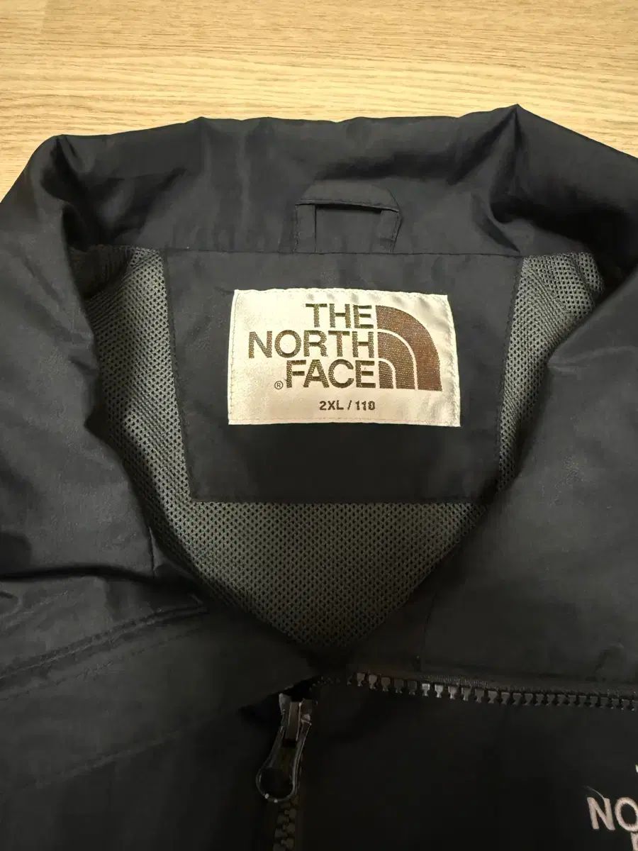 THE NORTH FACE ザノースフェイス ウィンドブレーカー 出品 THE NORTH FACE ザノースフェイス ウィンドブレーカー 出品