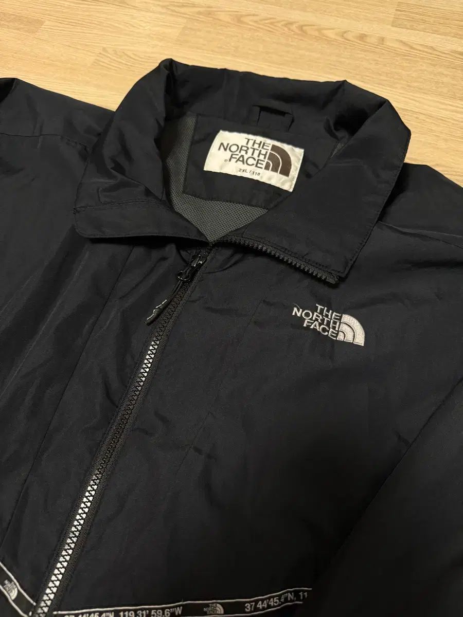 THE NORTH FACE ザノースフェイス ウィンドブレーカー 出品 THE NORTH FACE ザノースフェイス ウィンドブレーカー 出品