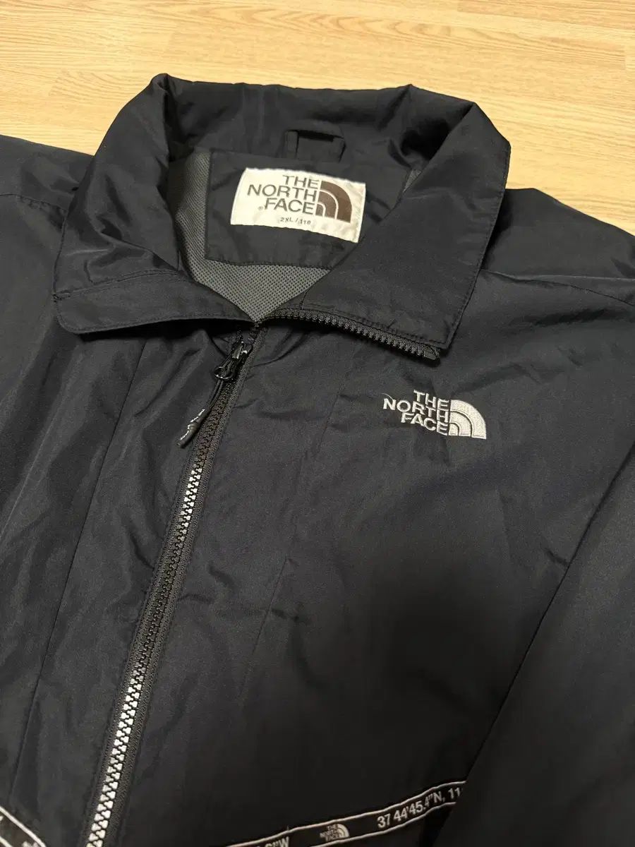 THE NORTH FACE ザノースフェイス ウィンドブレーカー 出品 THE NORTH FACE ザノースフェイス ウィンドブレーカー 出品