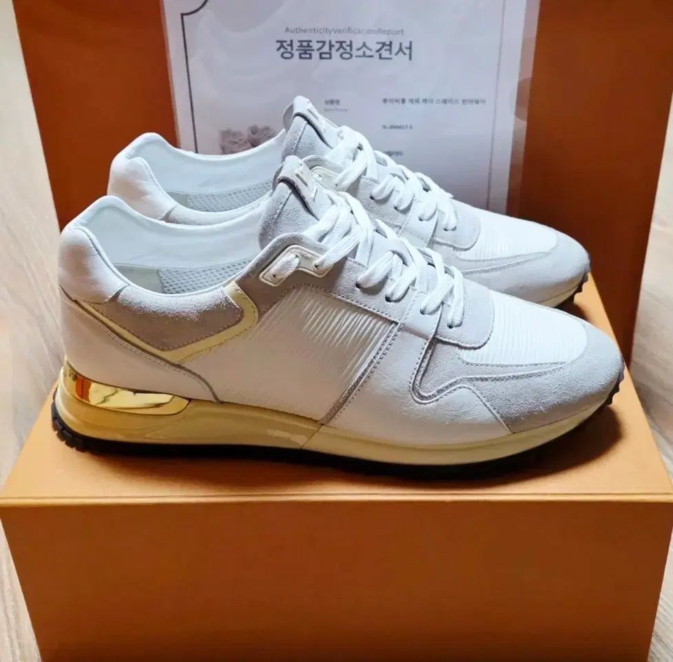 ルイヴィトン ランナウェイ スニーカー 白 GOLD 38 5 (正規品) ルイヴィトン ランナウェイ スニーカー 白 GOLD 38 5 (正規品)