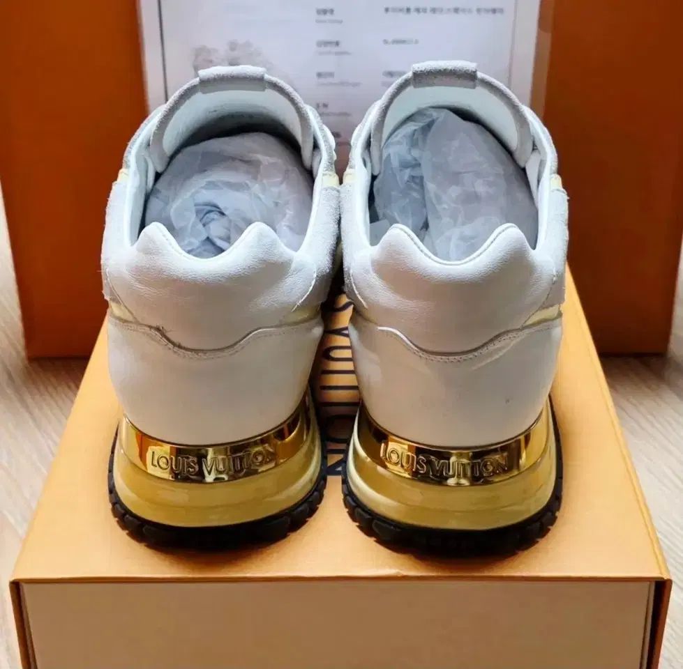 ルイヴィトン ランナウェイ スニーカー 白 GOLD 38 5 (正規品) ルイヴィトン ランナウェイ スニーカー 白 GOLD 38 5 (正規品)