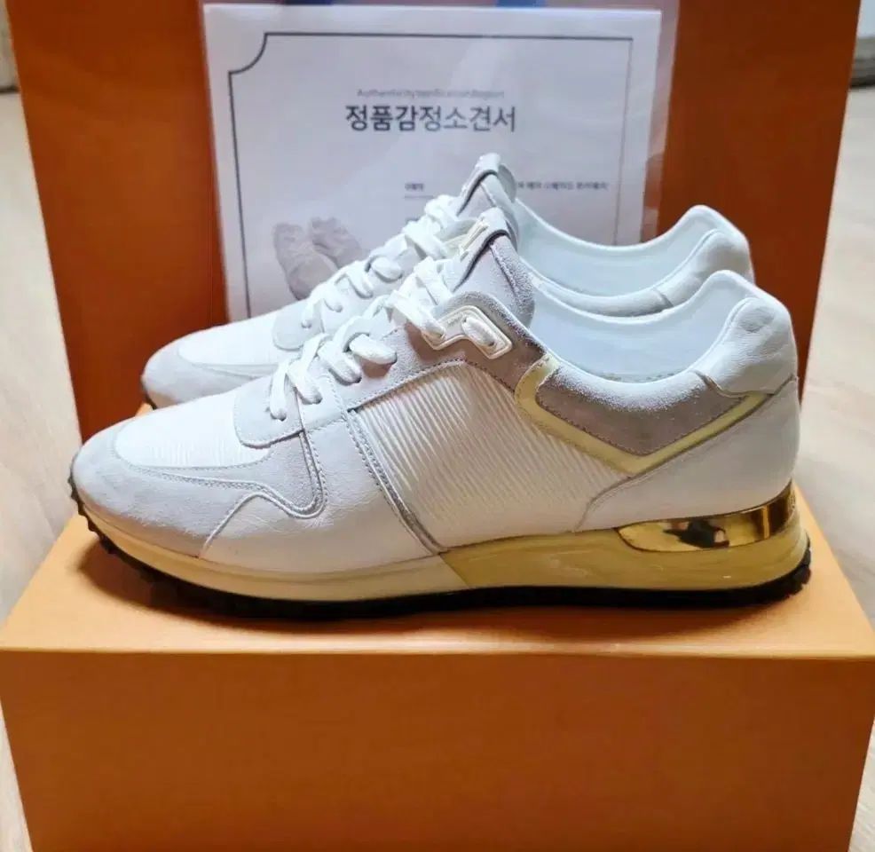ルイヴィトン ランナウェイ スニーカー 白 GOLD 38 5 (正規品)