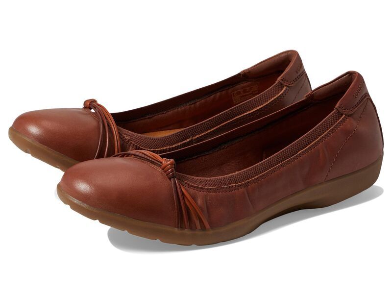 クラークス レディース シューズ サンダル Clarks Meadow Rae Tan Leather タン