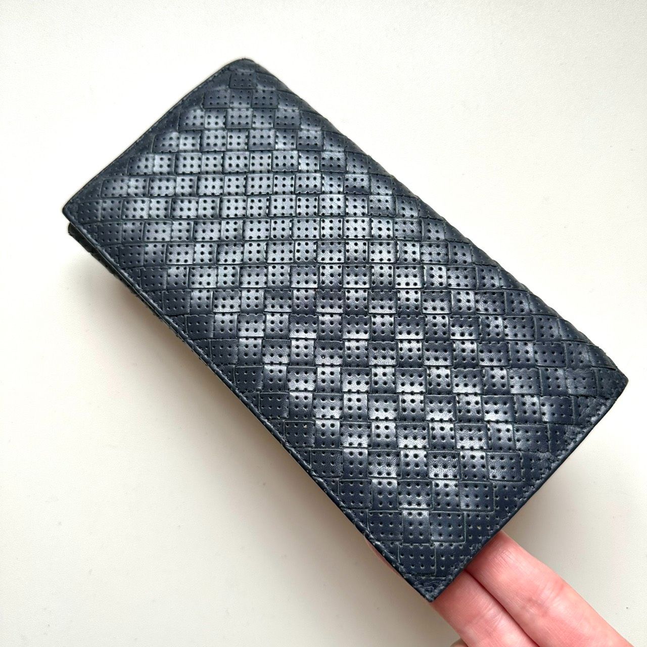 ボッテガヴェネタ BOTTEGA VENETA 長財布 イントレチャート パンチング