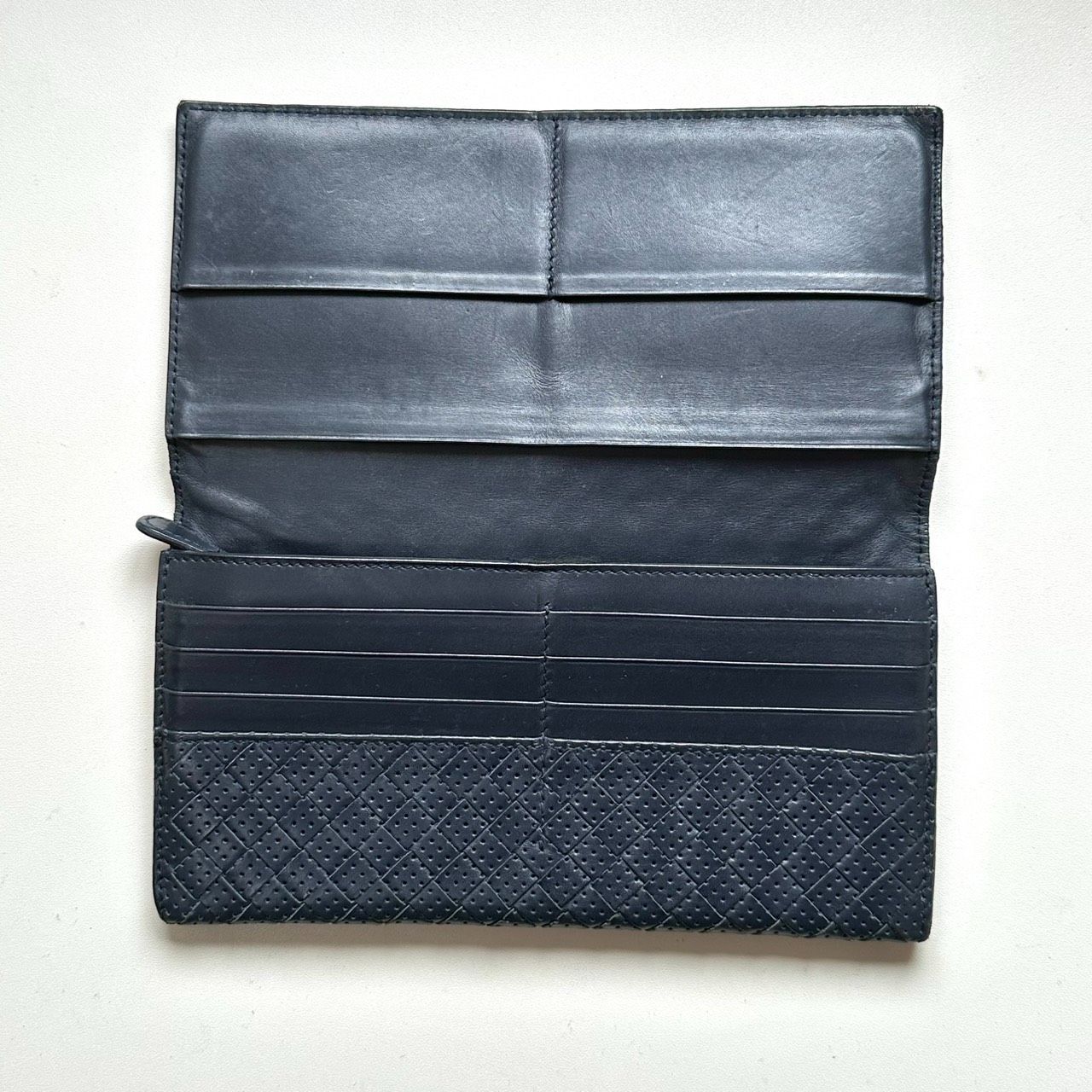 ボッテガヴェネタ BOTTEGA VENETA 長財布 イントレチャート パンチング