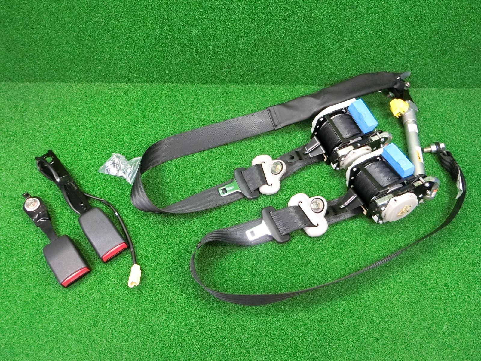 [16397] 送料無料 スズキ ワゴンR MH34S 後期 フロント シートベルト 左右セット キャッチ 84920-72M1 84940-72M0