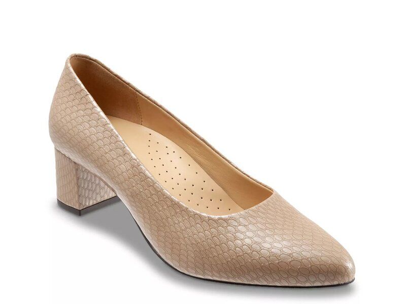 トロッターズ レディース シューズ パンプス Trotters Kari Pump Beige Snake Print ベージュ