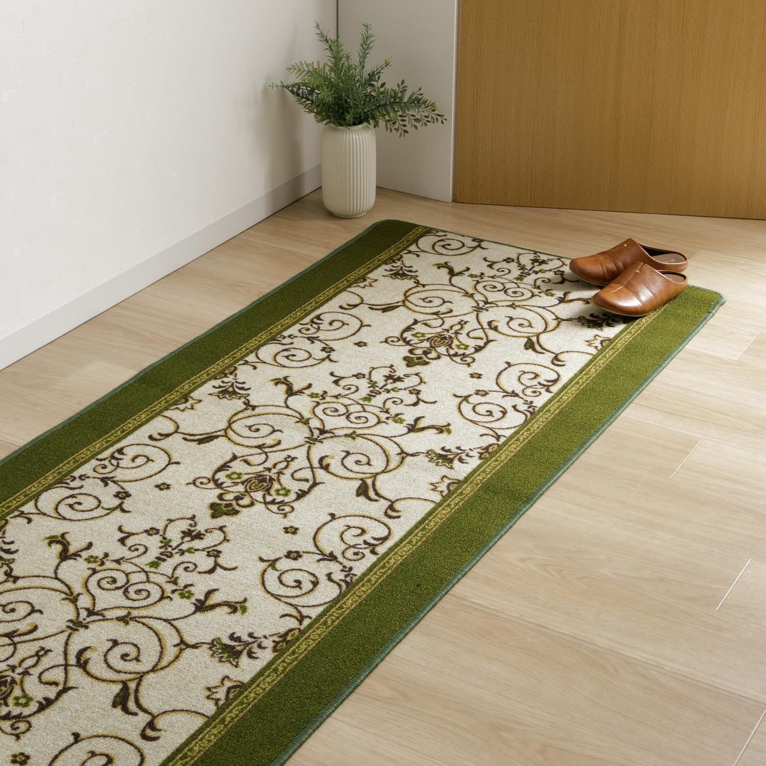 新着商品 イケヒコ 廊下敷き ブロンズ 約67×440cm グリーン 廊下 マット ロングマット 防音 滑り止め付き ダマスク柄 クラシカル おしゃれ #1312220123001