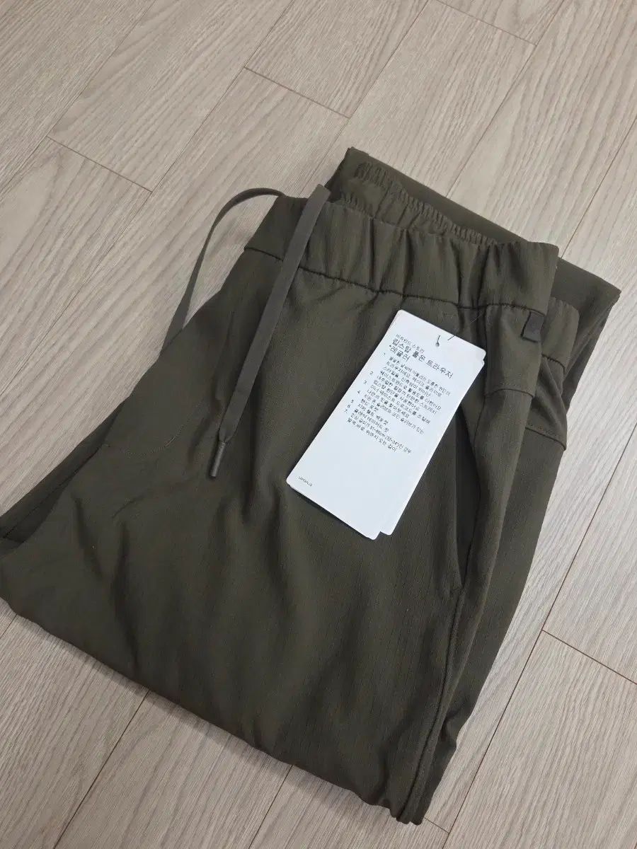 新品 ルルレモン メンズ パンツ