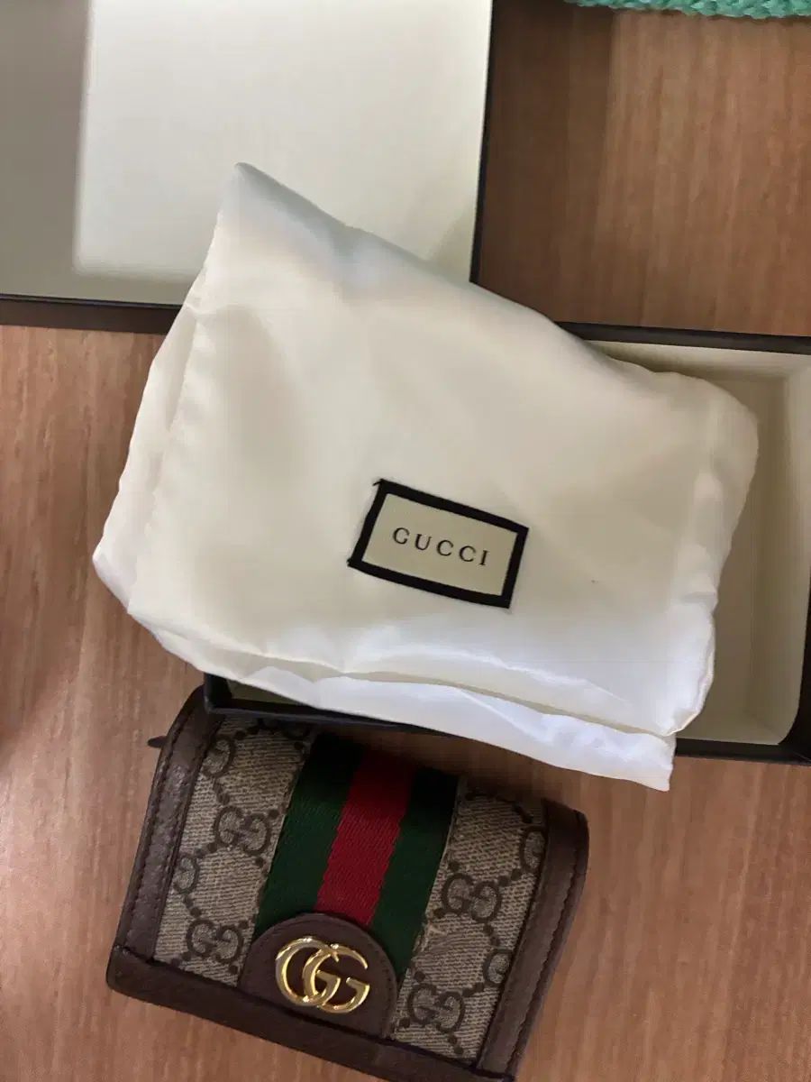 グッチ GG 二つ折り財布