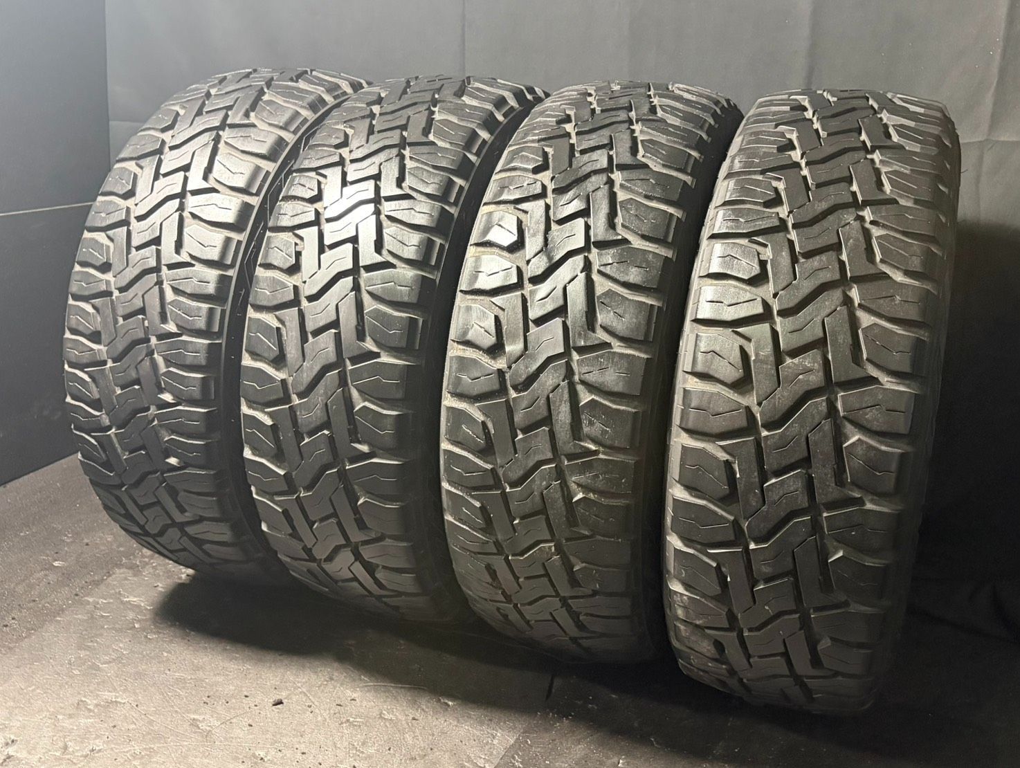 2024/2020年製 約7.1～9mm トーヨータイヤ　TOYO TIRES オープンカントリー　OPEN COUNTRY R/T 215/65R16C 109/107Q 8 P.R. 4本 h_2453