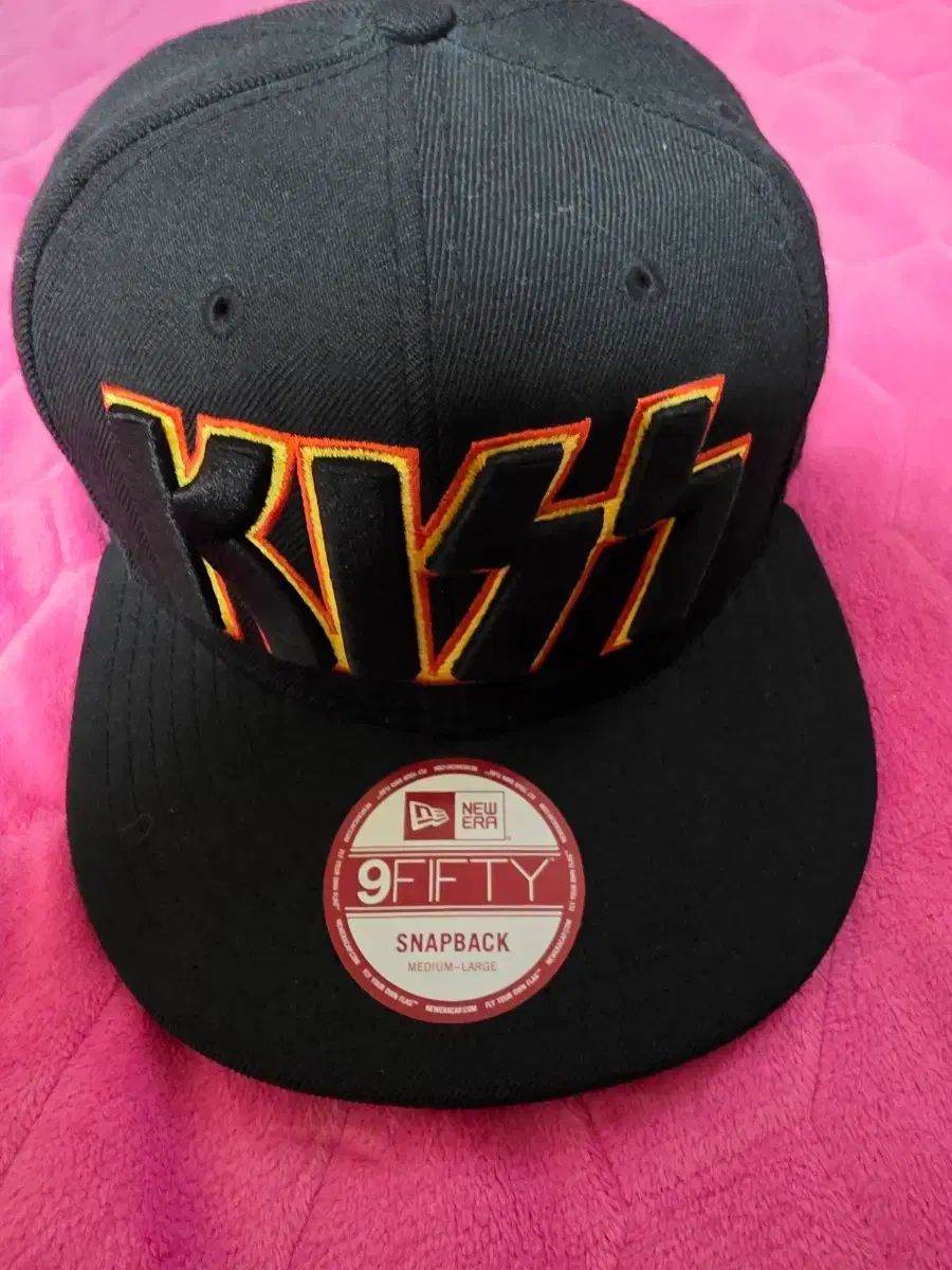 NEW ERA 9FIFTY KISS スナップバック キャップ