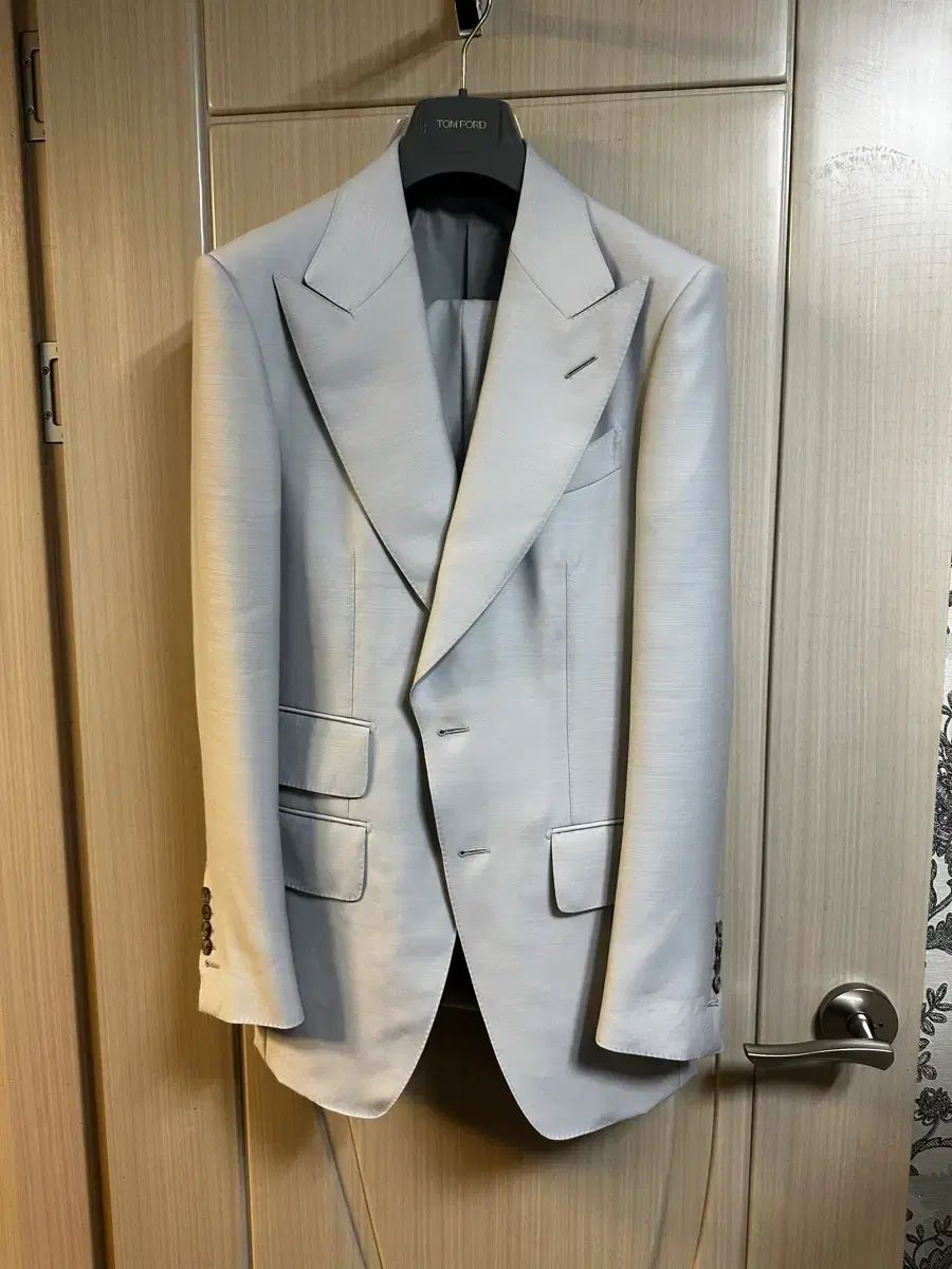 TOM FORD ライトグレー ウールシルク アティカス スーツ 46R