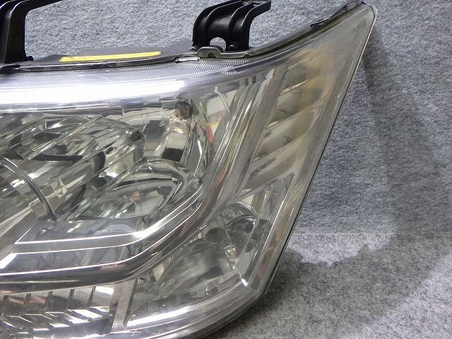 デリカD5 ヘッドライト 左右 HID CV 前期 100-87918 9301D536 バラスト