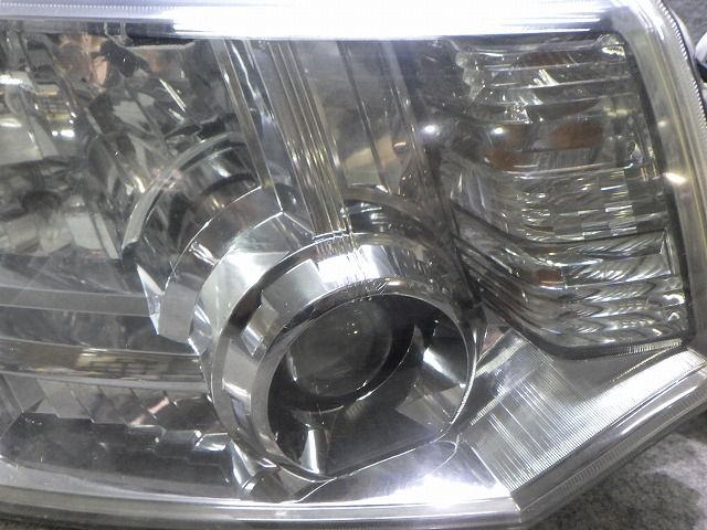 デリカD5 ヘッドライト 左右 HID CV 前期 100-87918 9301D291 ジャンク