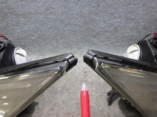 デリカD5 ヘッドライト 左右 HID CV 前期 100-87918 9301D291 ジャンク