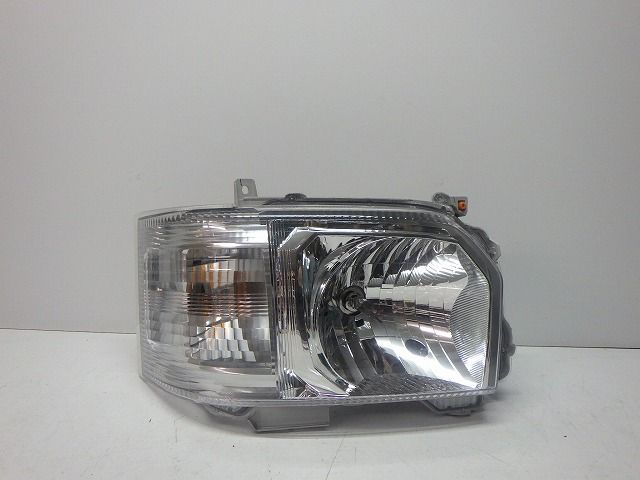 200系　ハイエース　右ヘッドライト　ハロゲン　4型　GDH　KDH　TRH　26-131　71　81130-26711　コーティング　新車外し　美品　260611234