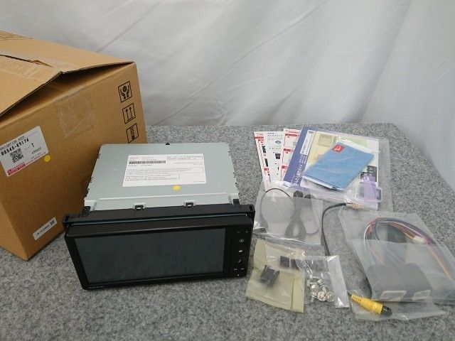 【未使用品】 ダイハツ純正 NMZN-W73D カーナビ 7V型 ワイド スタンダード メモリーナビ 08545-K9174